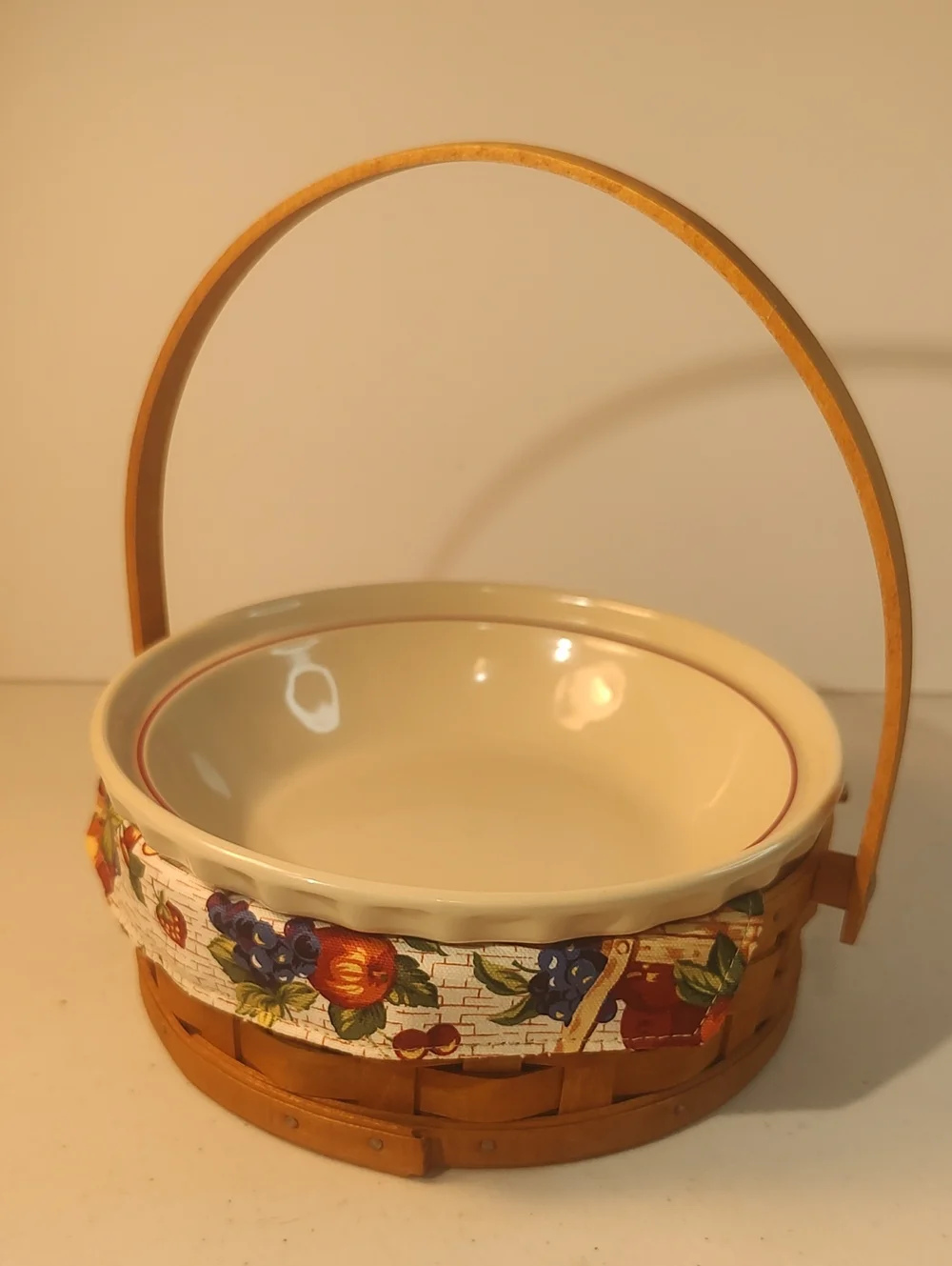 Longaberger Small Round Pie Basket With Fruit Basket Liner & Small Pie Plate